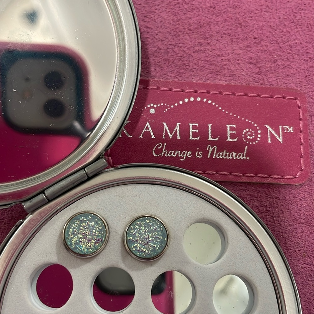 Set of two ice blue Kameleon pops-never worn!